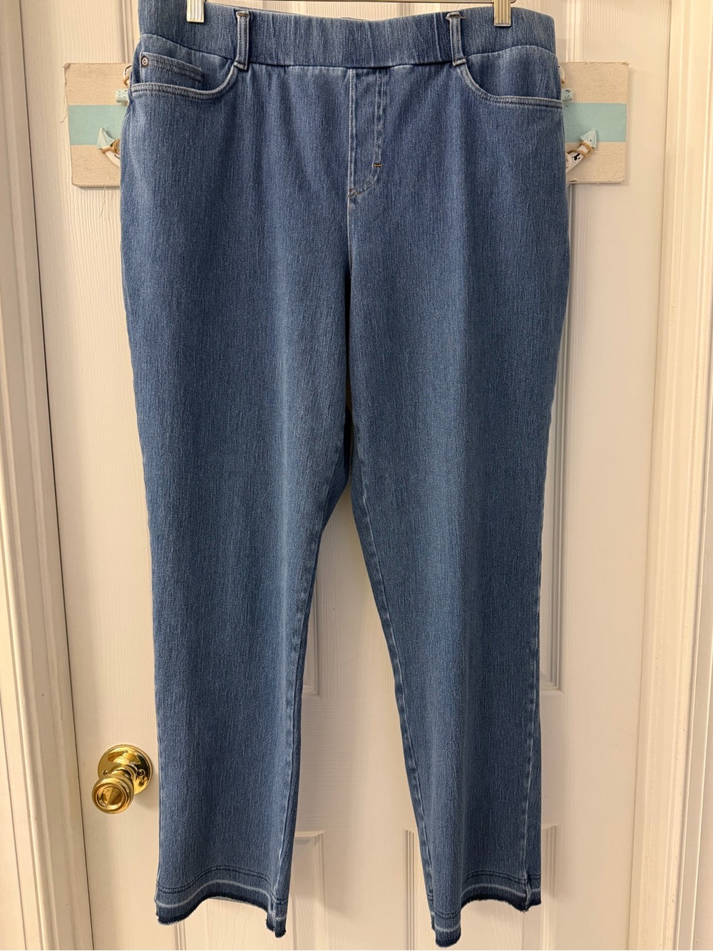 L.L.Bean Women's Perfect Fit Denim Straight-Leg Jeans w/Raw Hem Sz Lg
